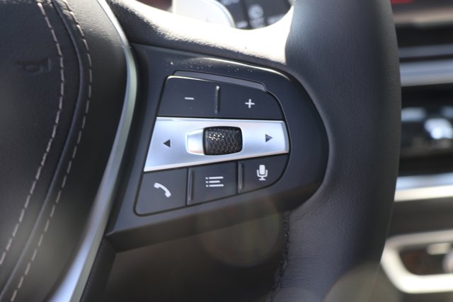 Vehicle image 18 of 37
