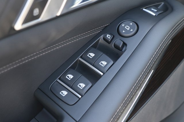 Vehicle image 26 of 37