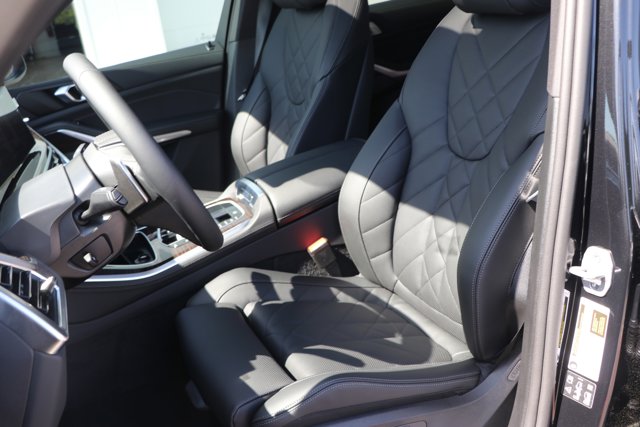Vehicle image 15 of 37