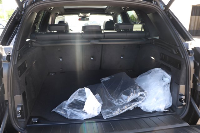 Vehicle image 36 of 37