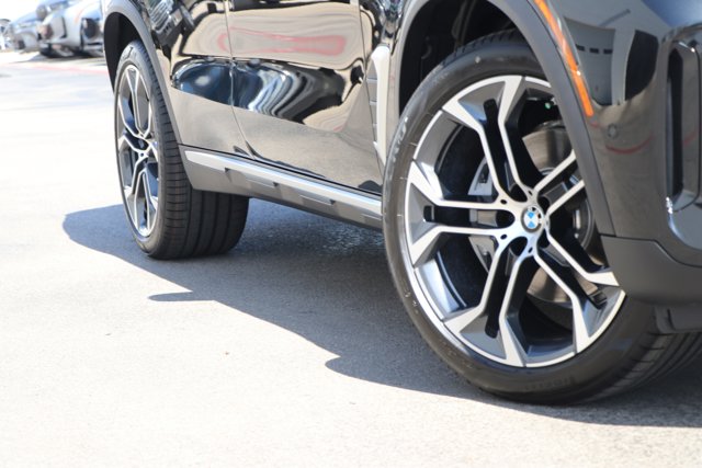 Vehicle image 8 of 37