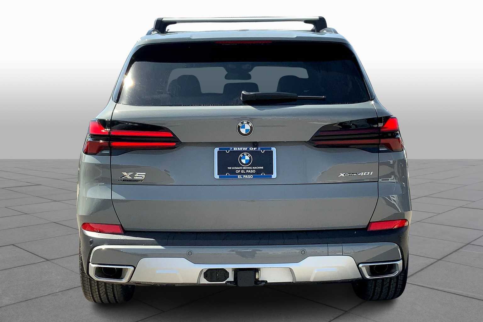 Vehicle image 5 of 19