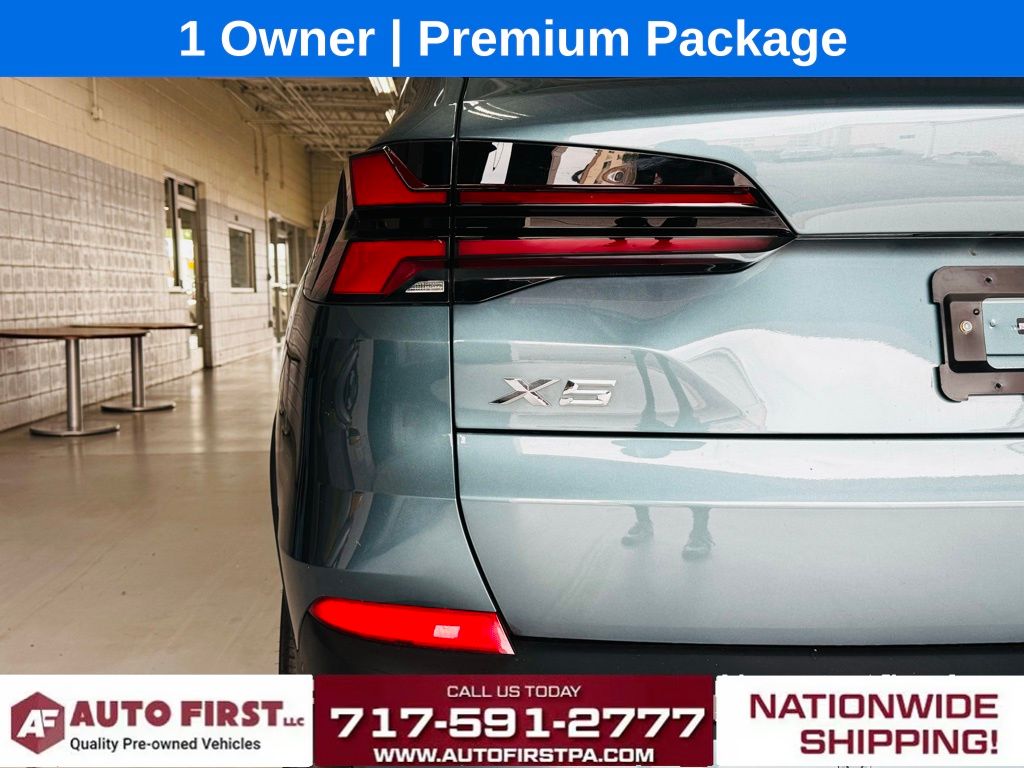 Vehicle image 26 of 37