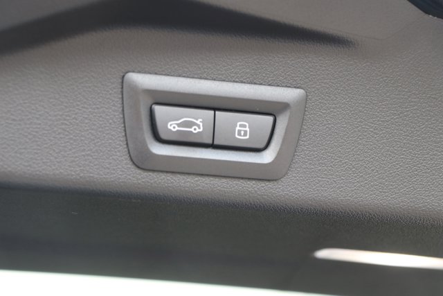Vehicle image 37 of 38