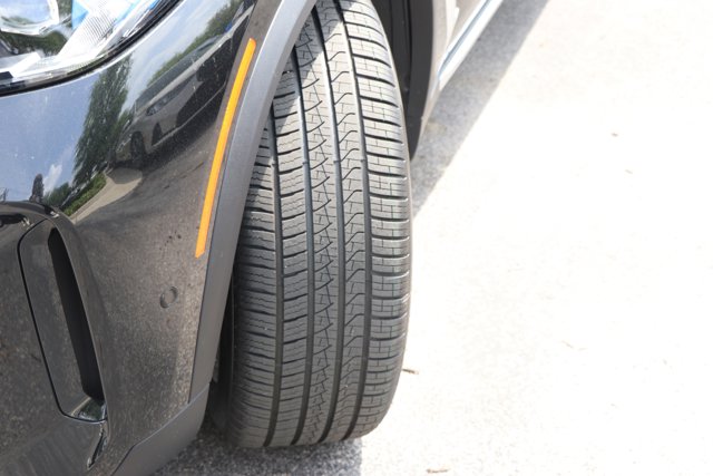Vehicle image 11 of 38