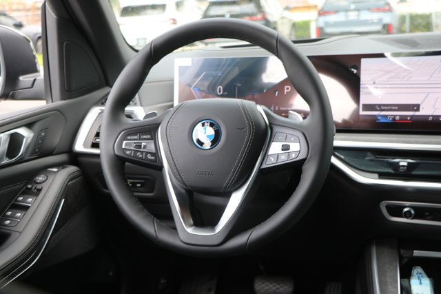 Vehicle image 29 of 38
