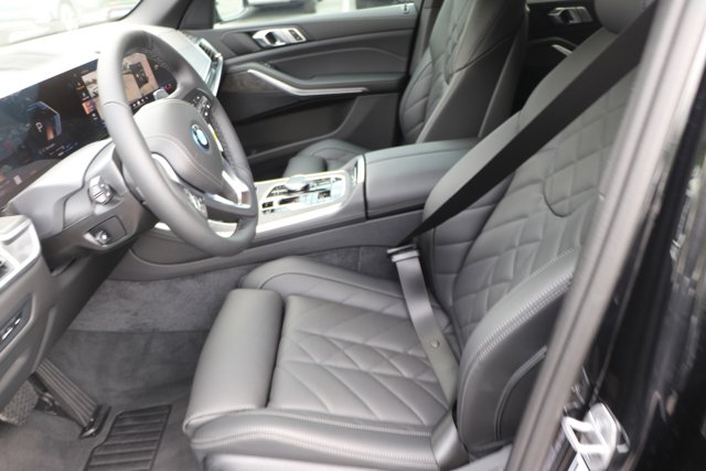 Vehicle image 14 of 38