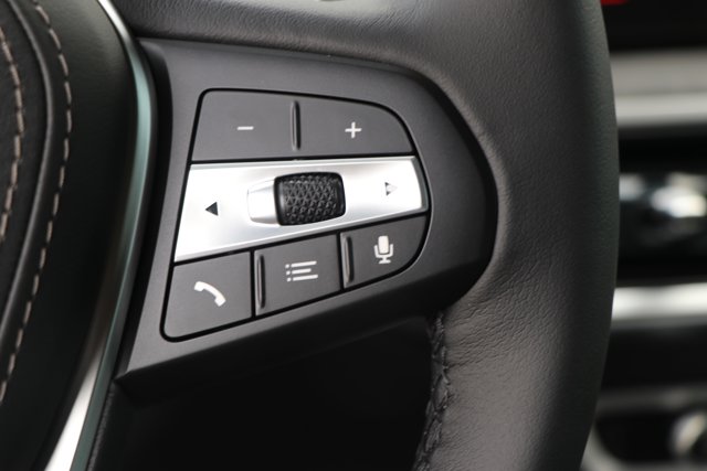 Vehicle image 18 of 38