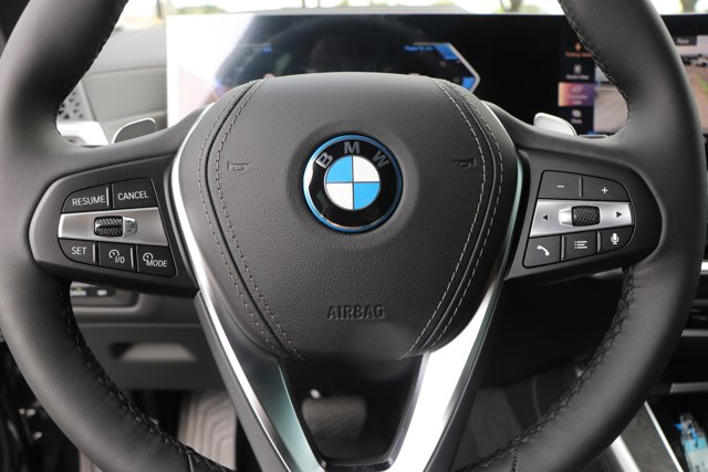 Vehicle image 16 of 38