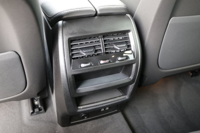 Vehicle image 31 of 38