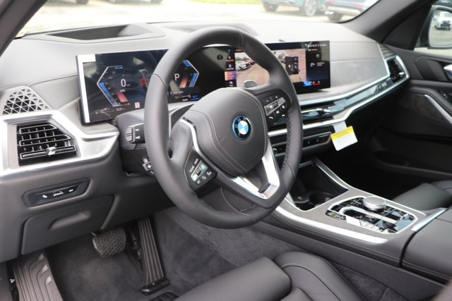 Vehicle image 13 of 38