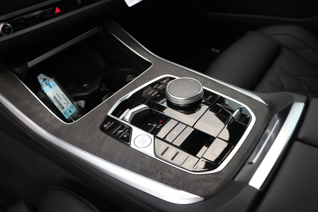 Vehicle image 23 of 38