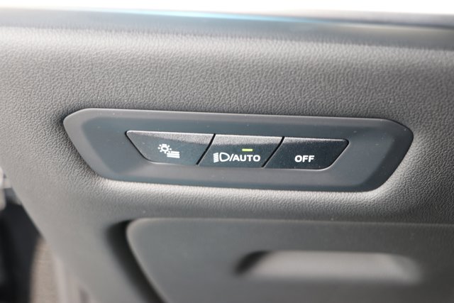 Vehicle image 24 of 38