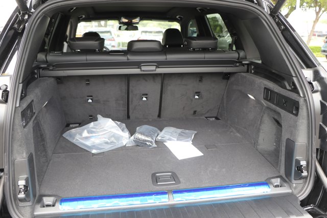 Vehicle image 36 of 38