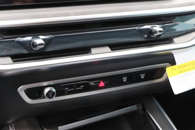 Vehicle image 22 of 38