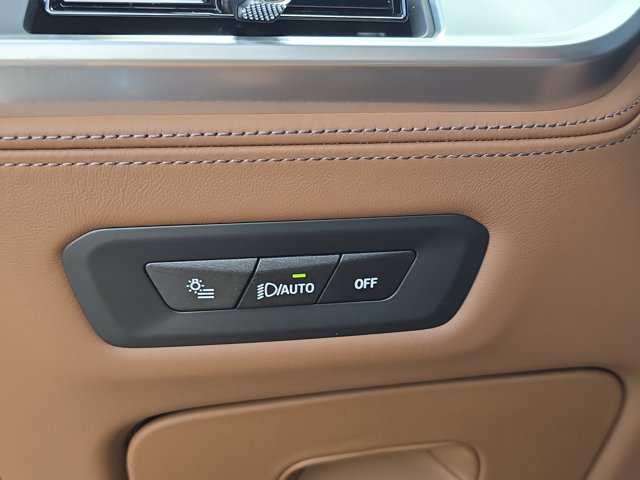 Vehicle image 25 of 37