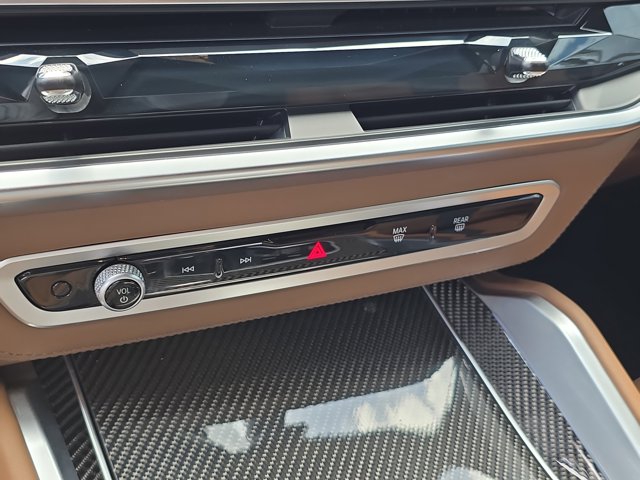 Vehicle image 10 of 37