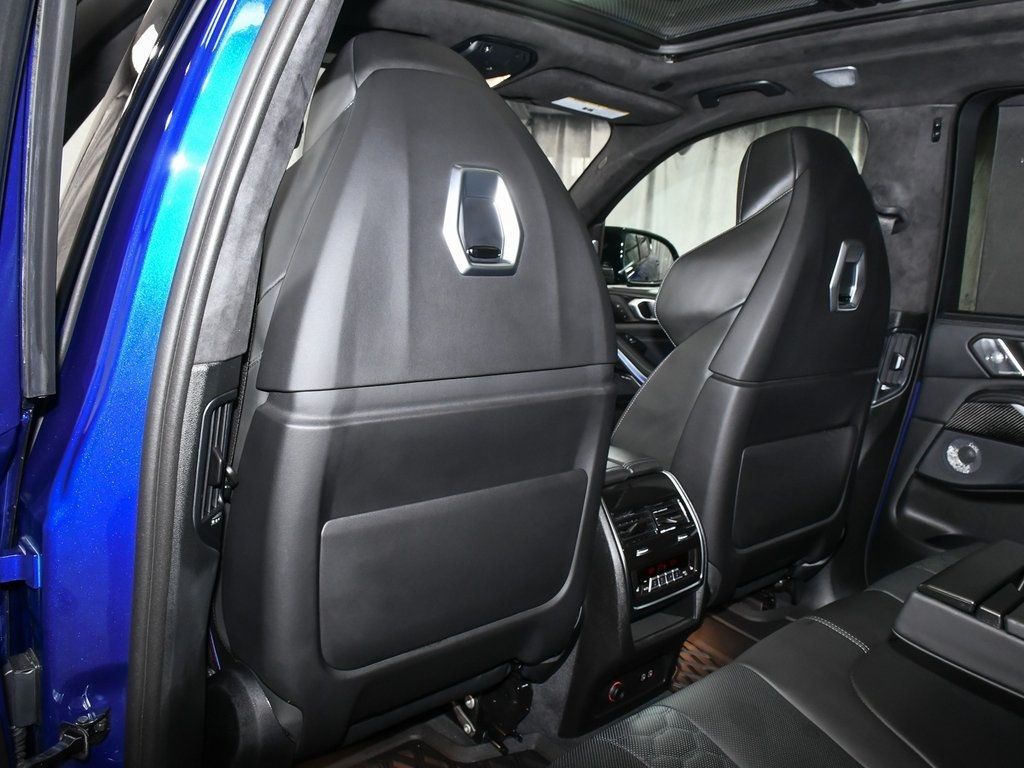 Vehicle image 75 of 100