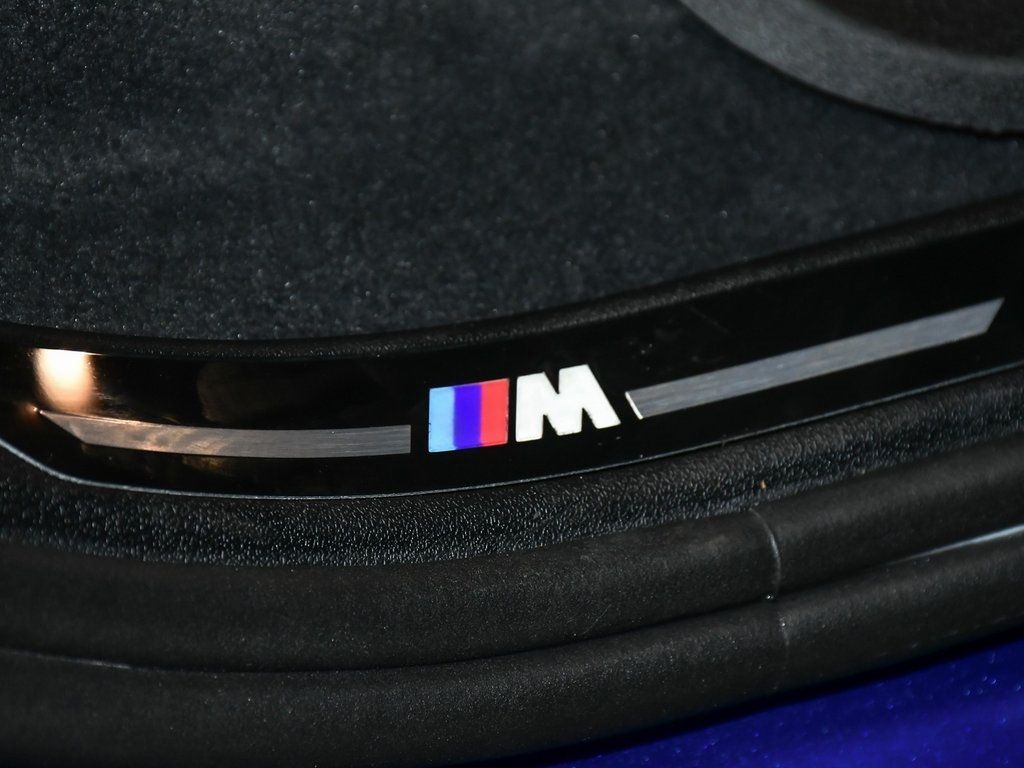 Vehicle image 18 of 100