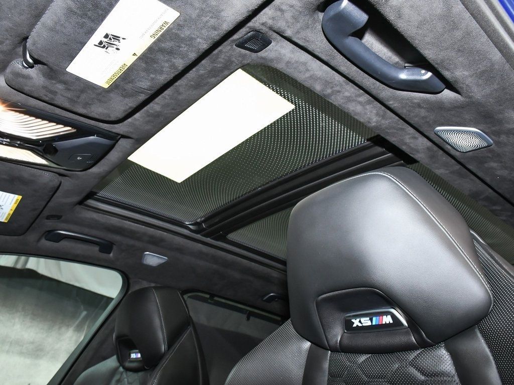 Vehicle image 72 of 100
