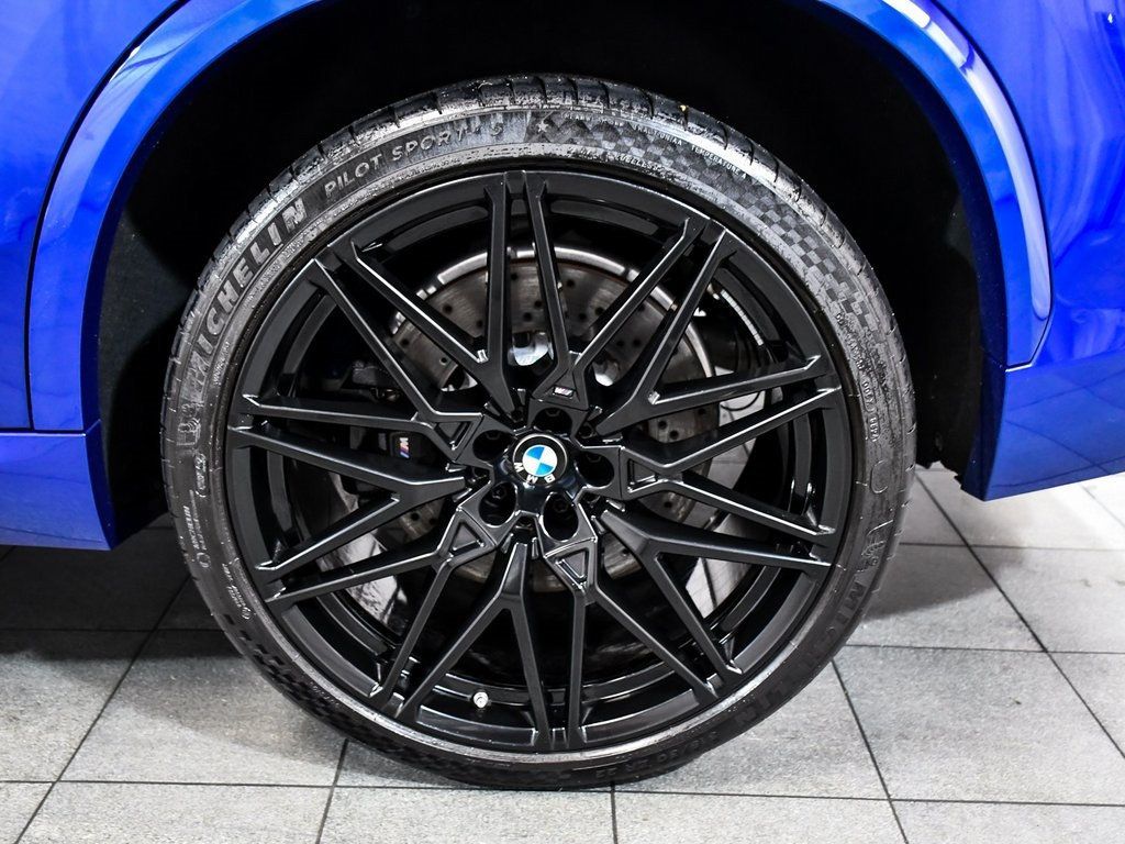 Vehicle image 10 of 100