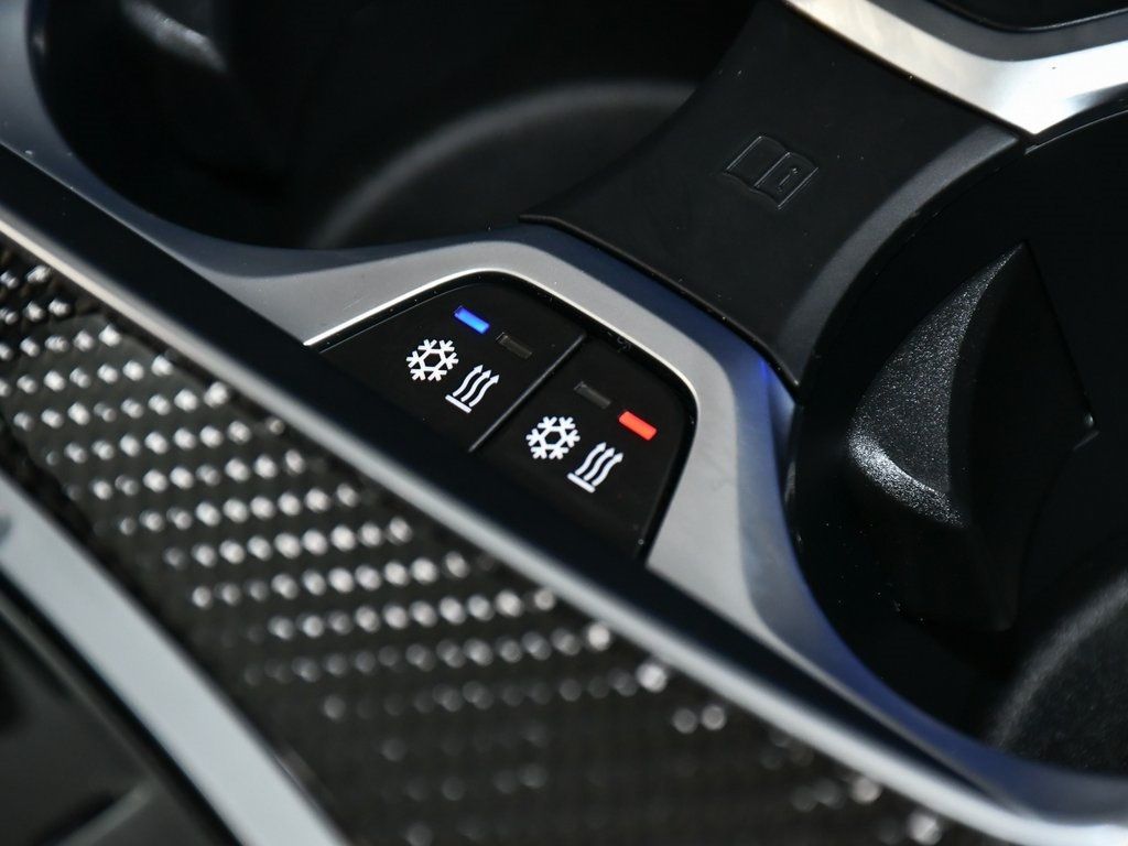 Vehicle image 90 of 100