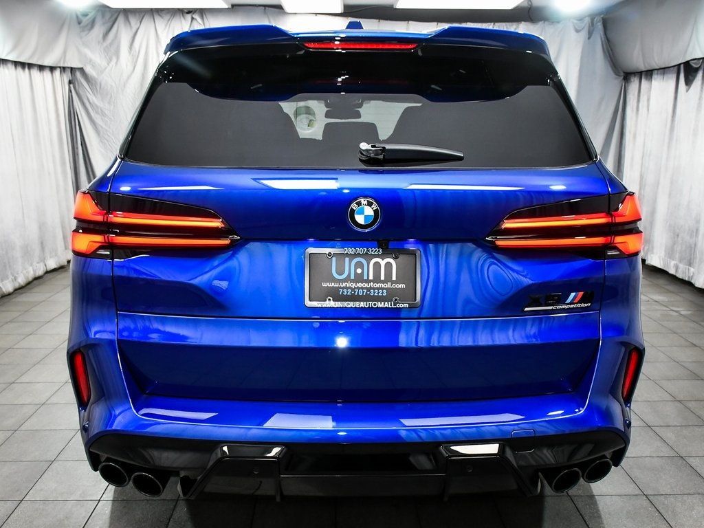 Vehicle image 8 of 100