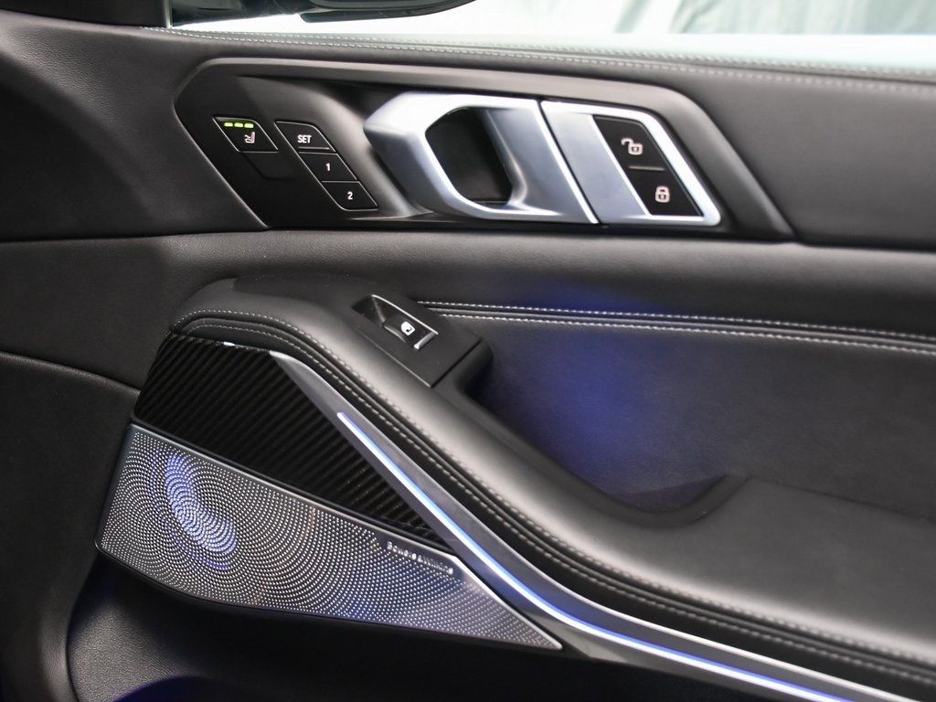 Vehicle image 24 of 100