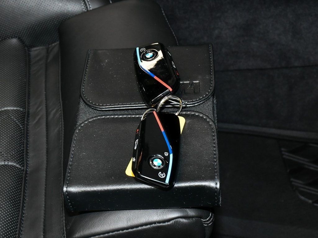 Vehicle image 98 of 100