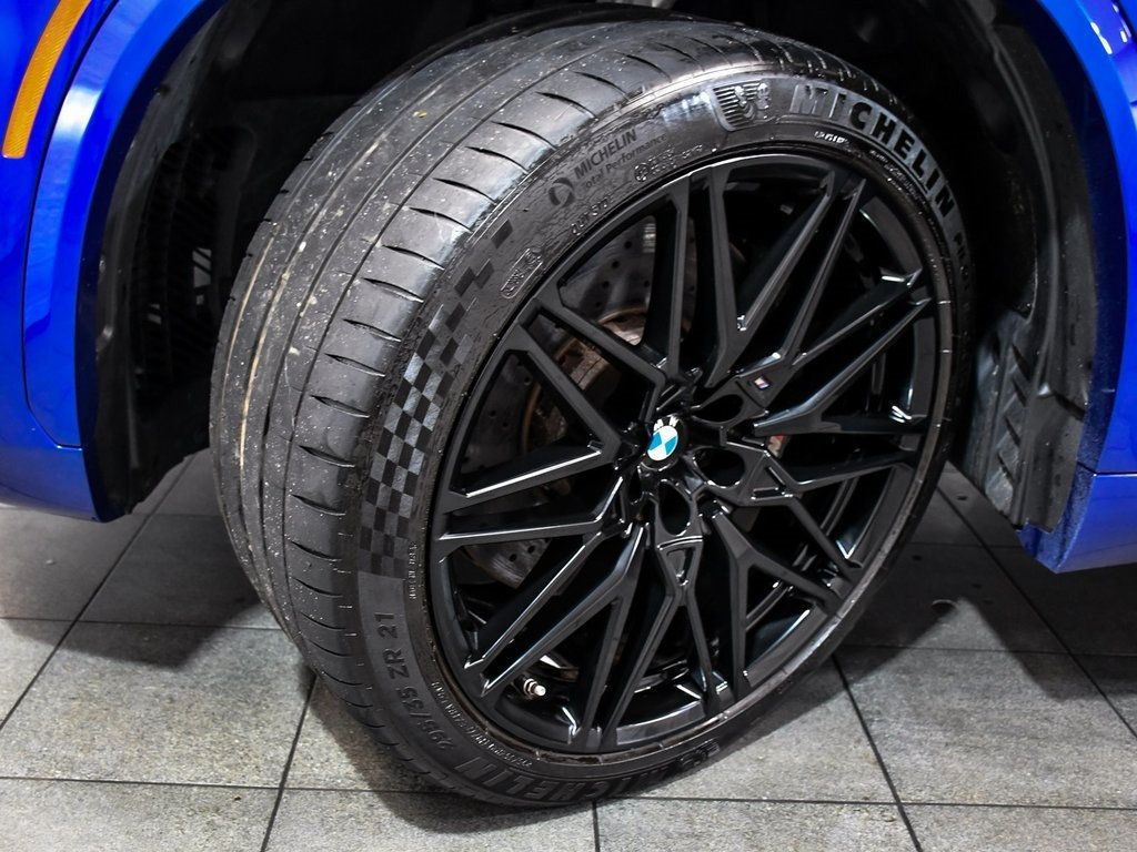 Vehicle image 9 of 100