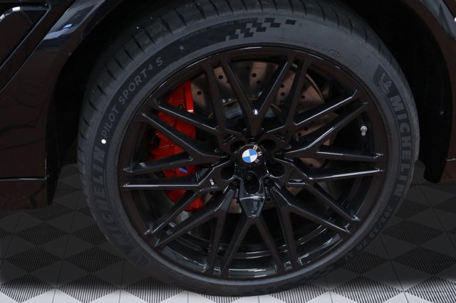 Vehicle image 10 of 26