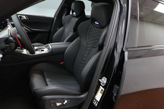Vehicle image 13 of 26