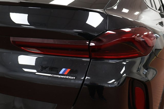 Vehicle image 12 of 26