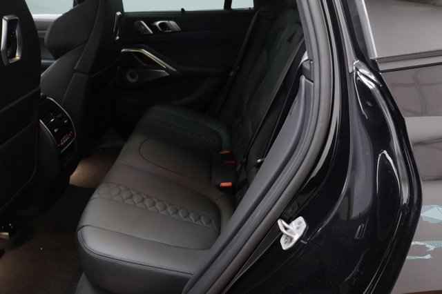 Vehicle image 14 of 26