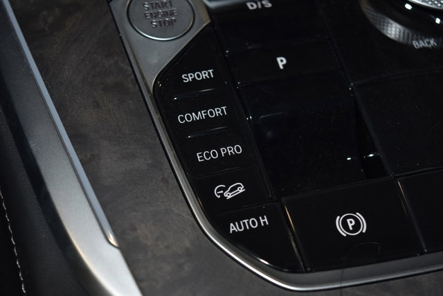Vehicle image 18 of 35