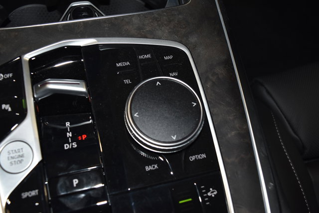 Vehicle image 20 of 35