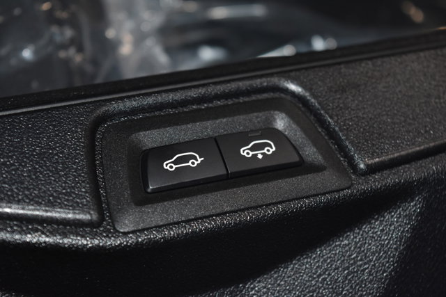 Vehicle image 34 of 35