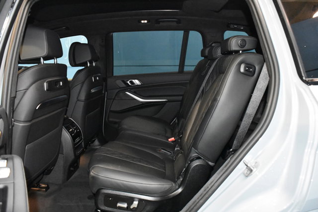 Vehicle image 23 of 35