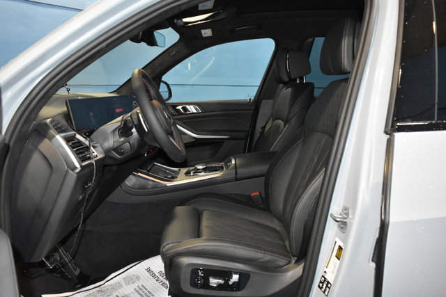 Vehicle image 10 of 35