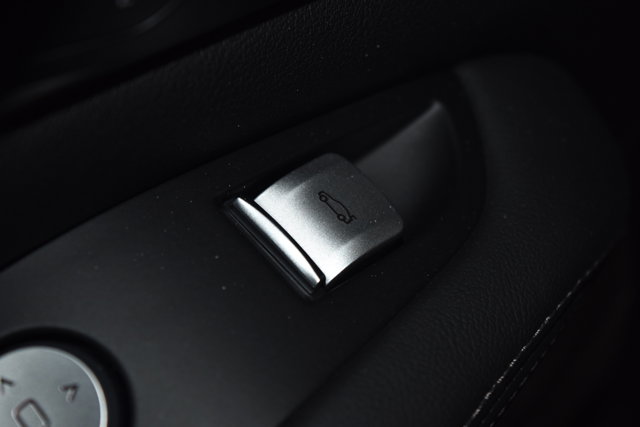 Vehicle image 9 of 35