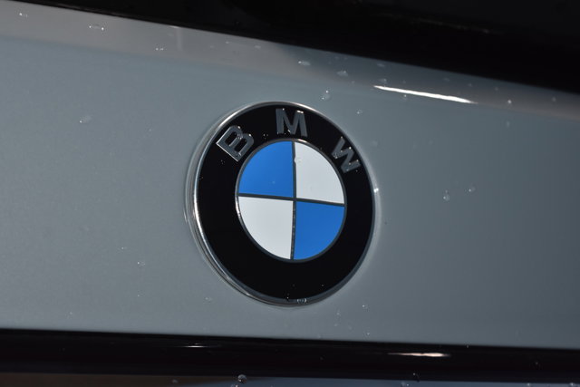 Vehicle image 31 of 35