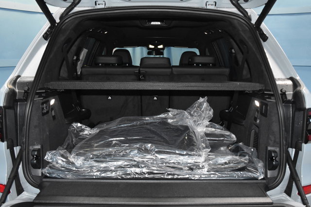 Vehicle image 32 of 35