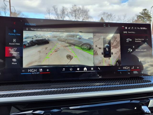 Vehicle image 17 of 19