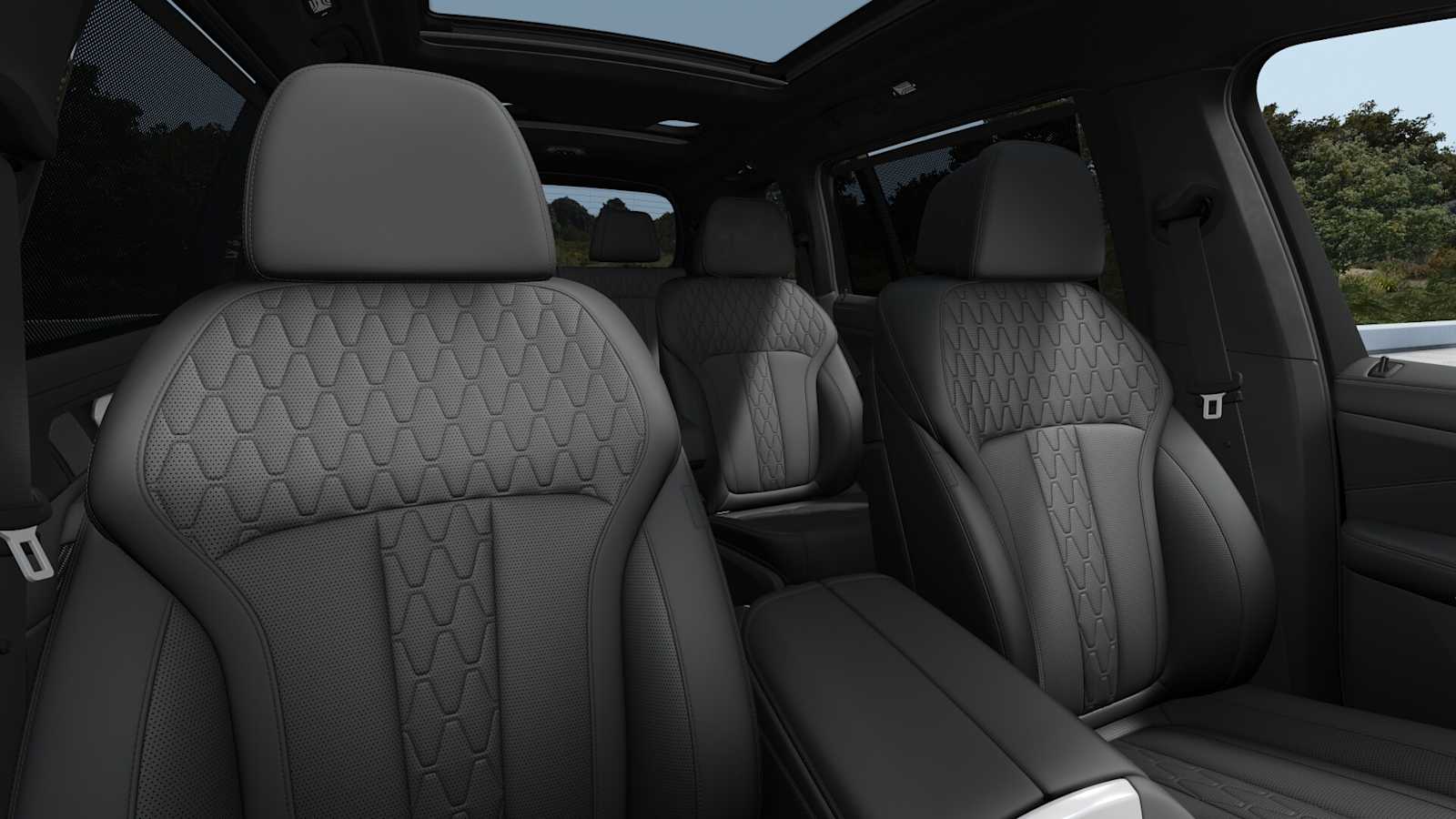 Vehicle image 11 of 14