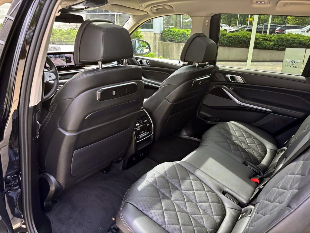 Vehicle image 12 of 32