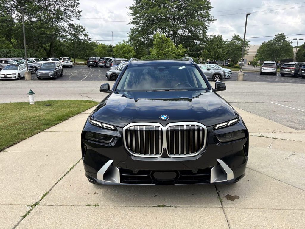 Vehicle image 2 of 32