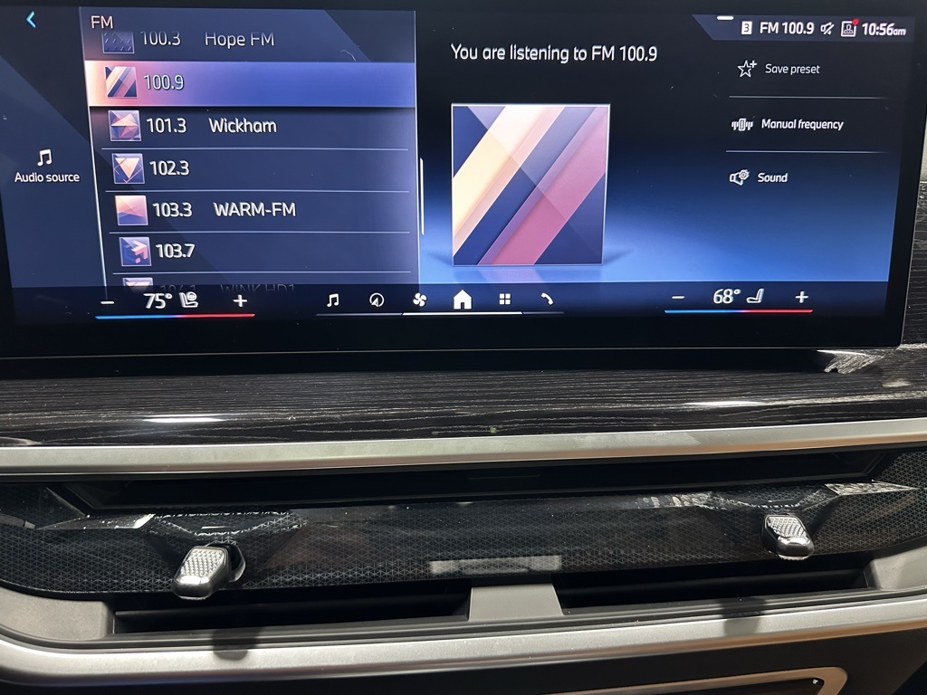 Vehicle image 26 of 74