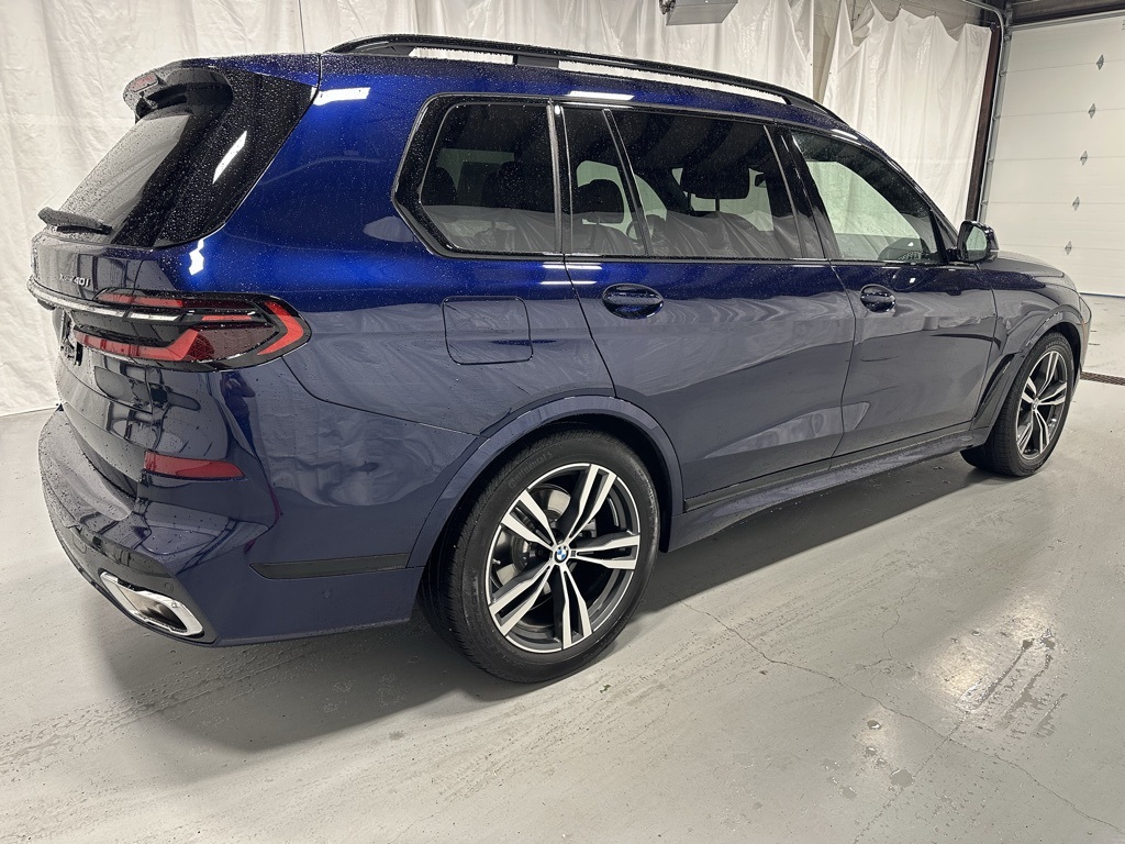 Vehicle image 4 of 74