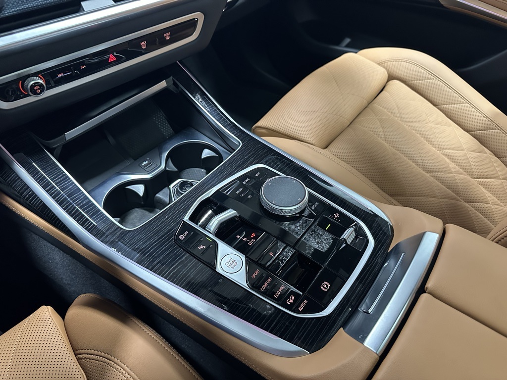 Vehicle image 40 of 74