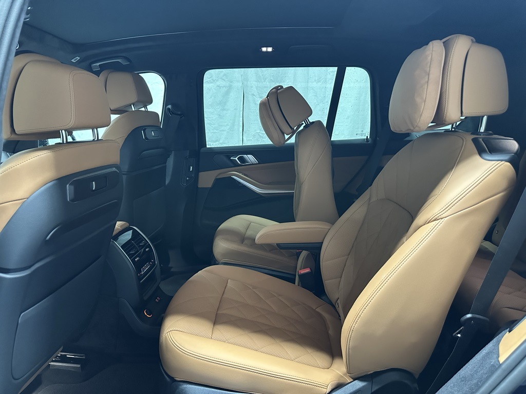 Vehicle image 49 of 74